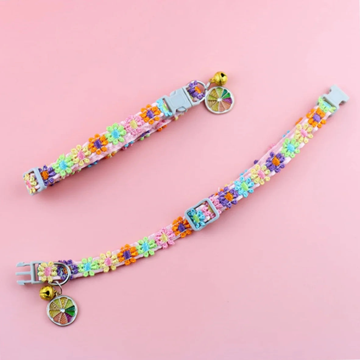 Collier a Clochette pour Chien et Chat - Motif Empreintes Colore