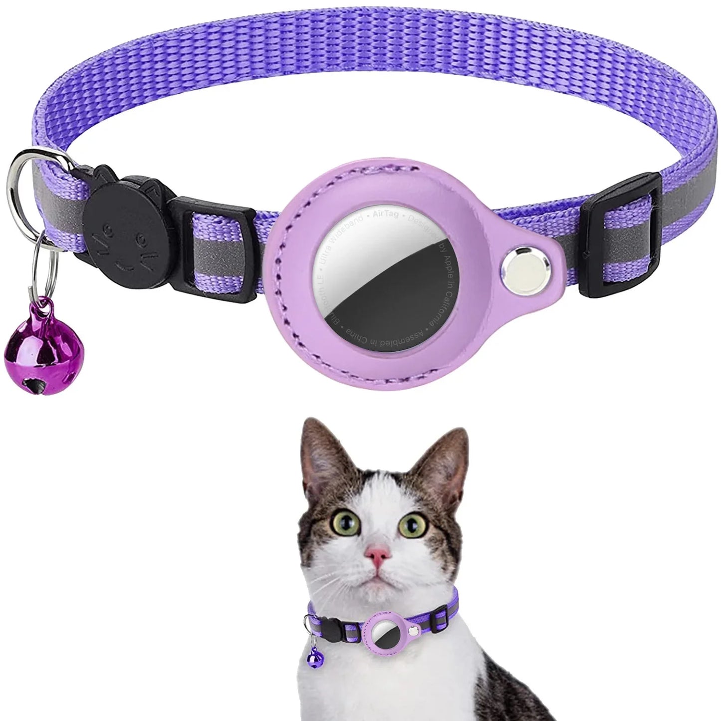Collier AirTag pour chat coloris violet avec clochette et bandes réfléchissantes