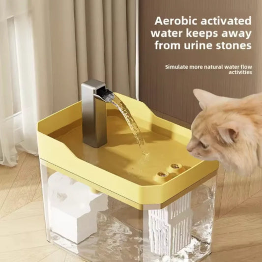 Compact USB Water Fountain - Filtered Water Dispenser for Cats, Water Fountain with Flowing Water - VESTRA PET