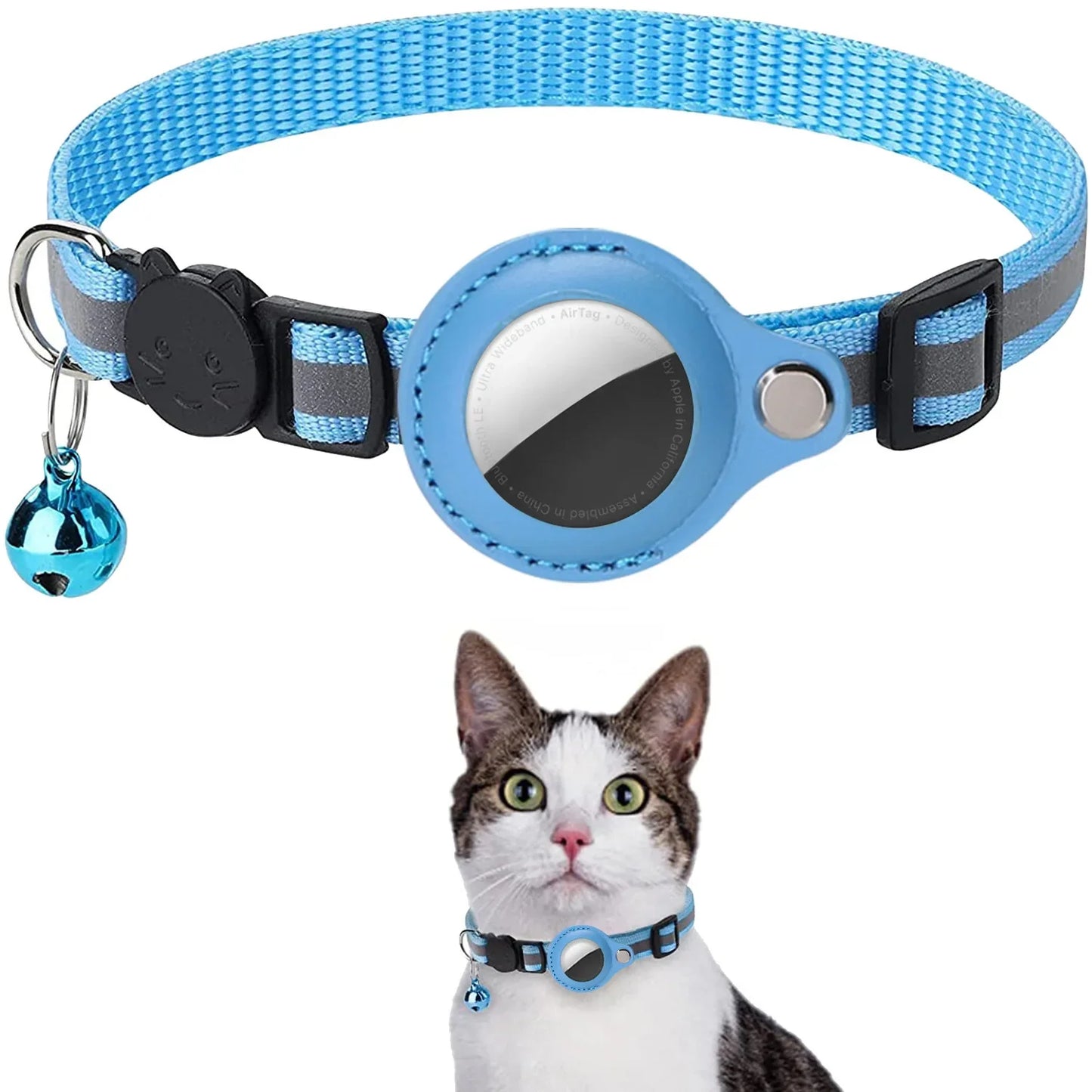 Collier AirTag pour chat coloris bleu ciel avec clochette et bandes réfléchissantes